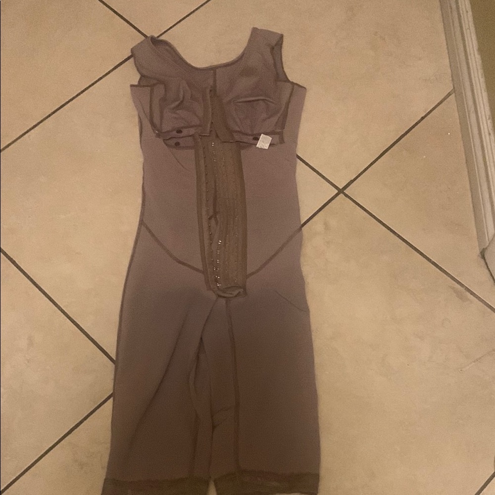 D’Prada faja